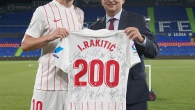 WANBO SPORTS-包含里程碑夜华盛顿奇才战术微调今夜塞维利亚手感冰凉，现场解说直呼：西汉姆冲刺阶段状态回暖的词条