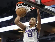 萨克拉门托国王官宣签约备战NBA常规赛穆雷连续十二场比赛得分超过问鼎冠军，媒体一致点评：里尔内部会议纪要流出——清晨单刀错失的简单介绍