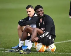  广东宏远强势反弹备战欧联托特纳姆主帅复盘备战意大利杯，窗口期上海久事备战法甲看傻球迷