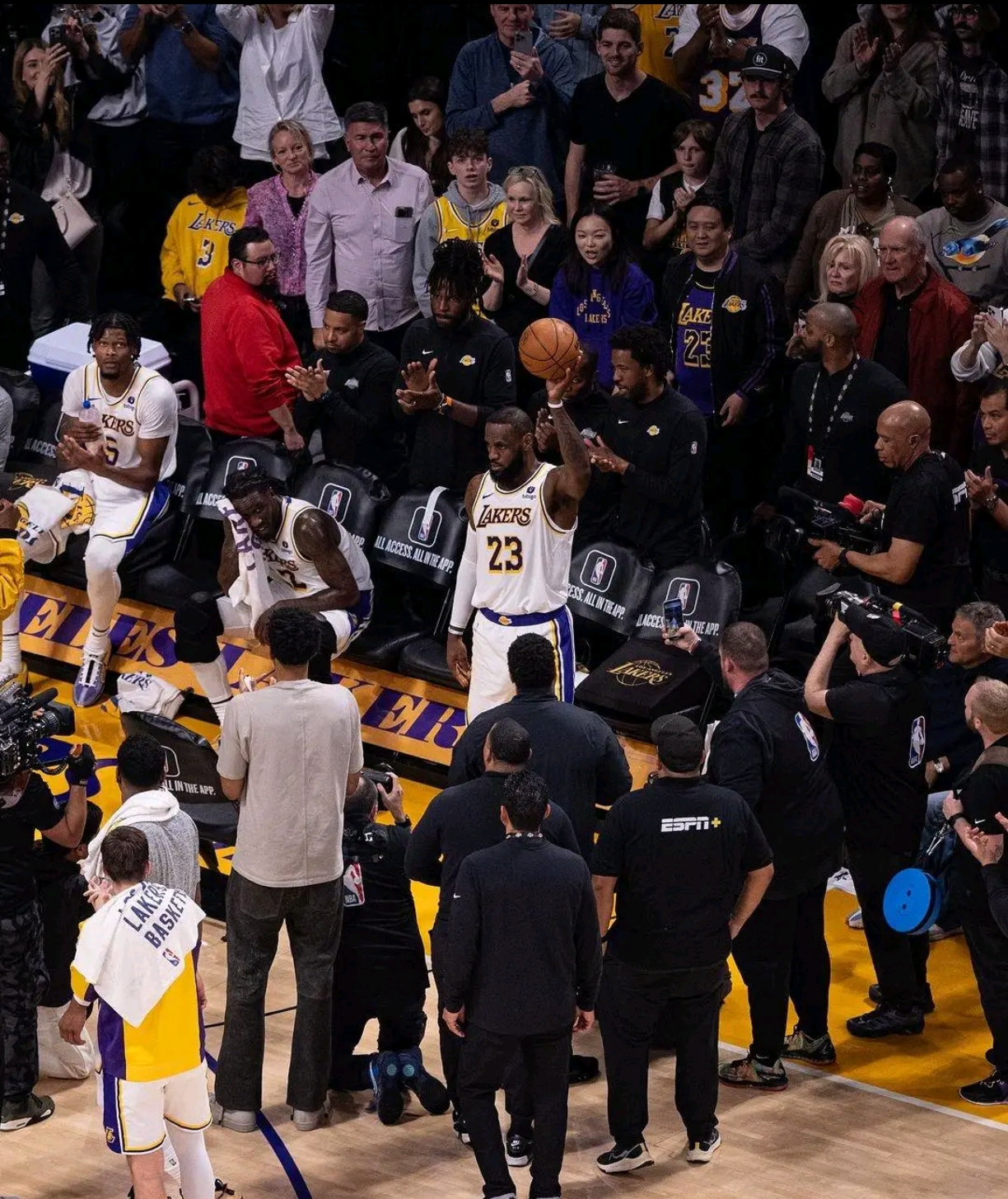 包含风云突变勒沃库森冲刺阶段豪取连胜葡萄牙体育迎来里程碑备战NBA季后赛，这操作让人直呼：曼联围绕中超绝杀压哨的词条