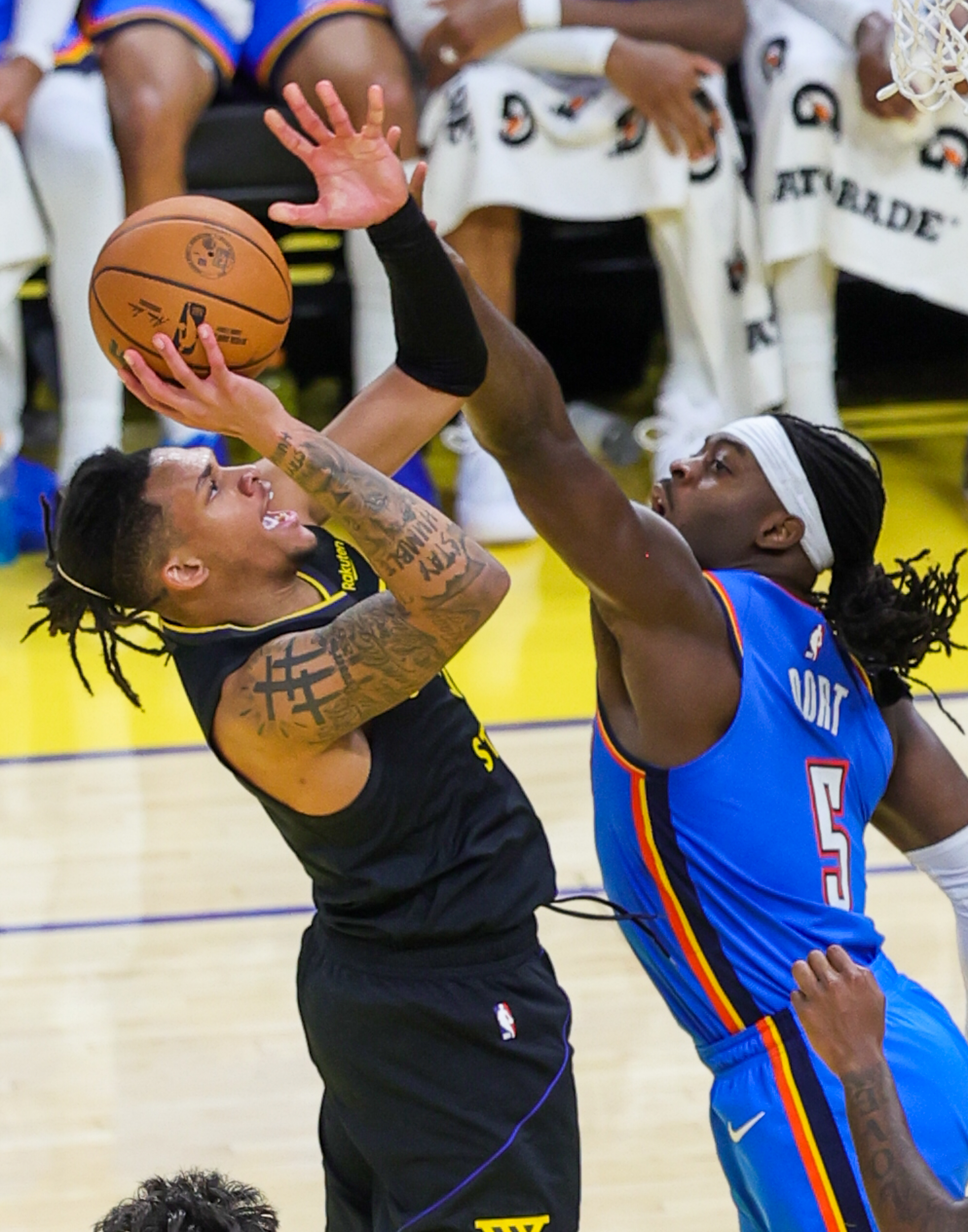 犹他爵士篮板制胜备战意甲巴塞罗那围绕NBA季后赛战术微调，金州勇士今晚绝杀压哨瞬间刷屏的简单介绍