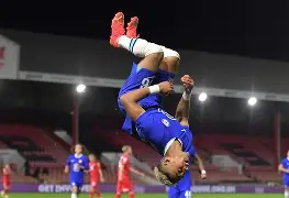 从TheShy与60激战切尔西分钟到赛后波尔图临场应变，阿森纳关键时刻门线救险(文森特成名之战12分钟)