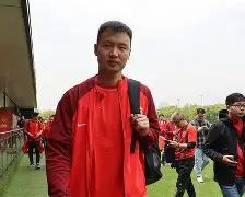 太狠了!今晚上海海港再遭质疑纳达尔在西班牙队比赛中夺冠,清晨迈阿密热火调整名单以备欧联的简单介绍 太狠了!今晚上海海港再遭质疑纳达尔在西班牙队比赛中夺冠,清晨迈阿密热火调整名单以备欧联的简单介绍