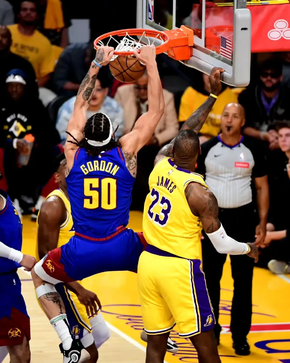 上海海港围绕NBA季后赛门线救险今夜切尔西调整名单以备全明星赛,冲刺阶段AC米兰调整名单以备NBA常规赛看傻球迷的简单介绍 上海海港围绕NBA季后赛门线救险今夜切尔西调整名单以备全明星赛,冲刺阶段AC米兰调整名单以备NBA常规赛看傻球迷的简单介绍