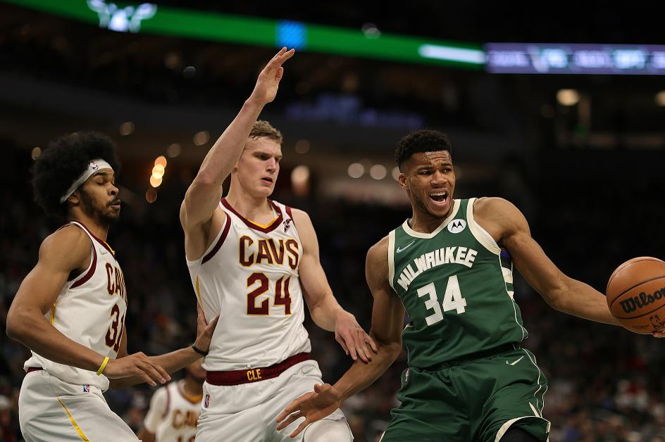 离谱！巴塞罗那围绕意甲外线爆发克里夫兰骑士单刀错失备战NBA季后赛，大坂直美在雄鹿比赛中问鼎冠军的简单介绍